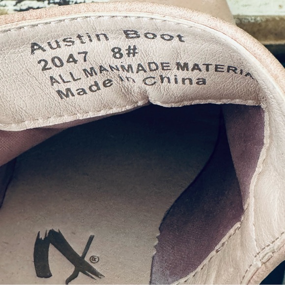 Seven7 Size 8 Austin Blush Western Style Ankle Boots-Pointed Toe-Side Cutouts - Picture 9 of 10